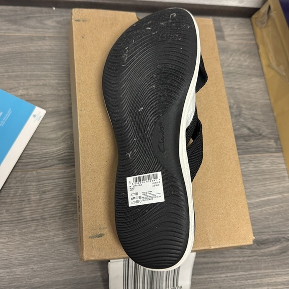 Clarks Women's Cloudsteppers  Sandals (WIDE) - Picture 3 of 7